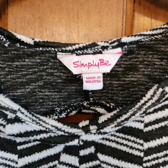 Simply be black and white pattern dress size 10 - Picture 4 of 5